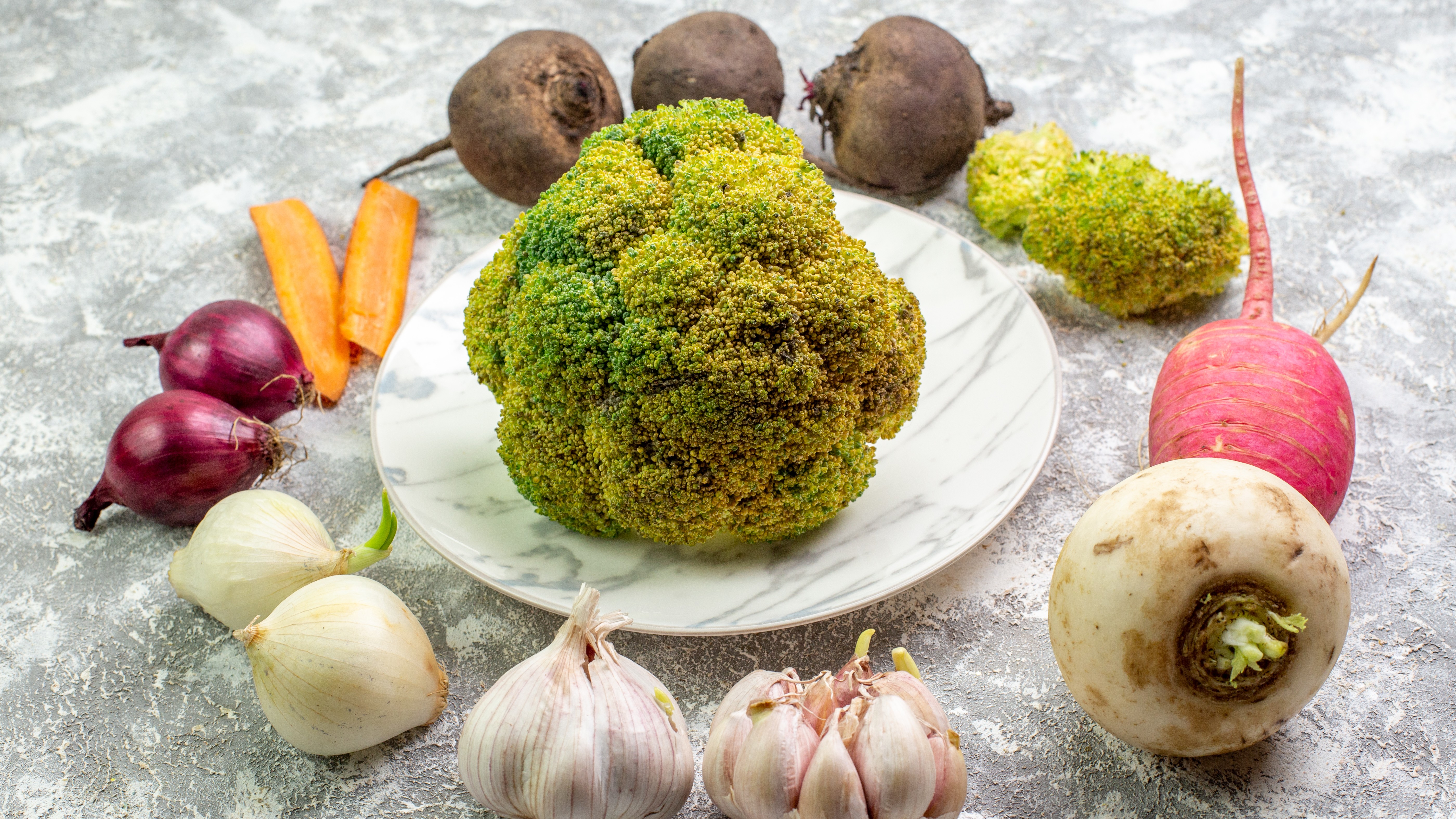 260202 garlic crucif bb.jpg